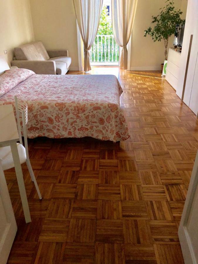 La Casa Di Elvira Appartement Napels