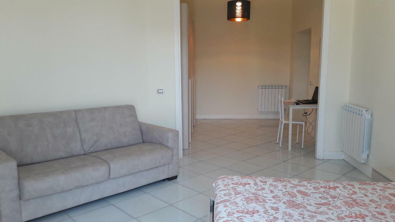 Appartement La Casa Di Elvira Napels